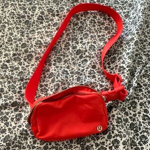 lululemon belt bag